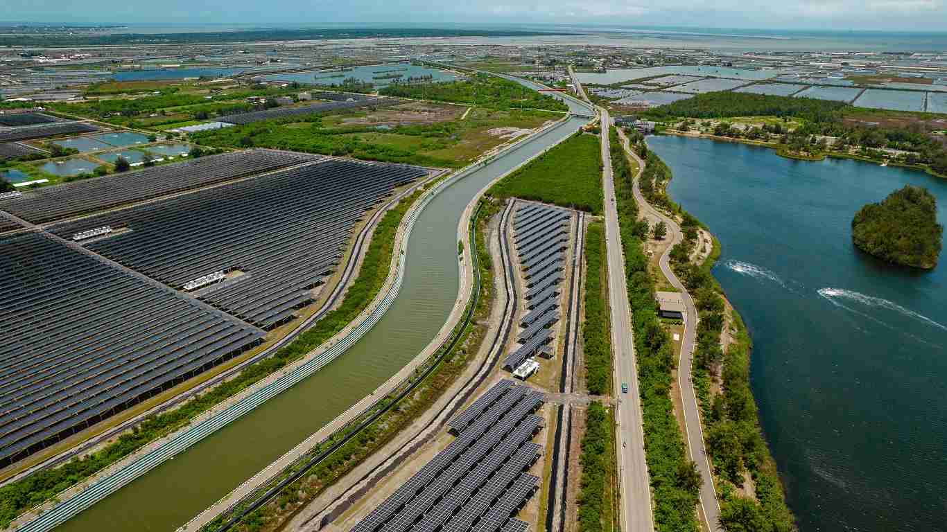 尊龙z6能源事业提供智慧能源管理、、、太阳能监控管理、、、全方位电厂建置及运维解决方案，，并拥有管理超过6000案场的经验